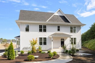 50 S County Trl, Unit 48A in North Kingstown, RI - Foto de edificio - Building Photo