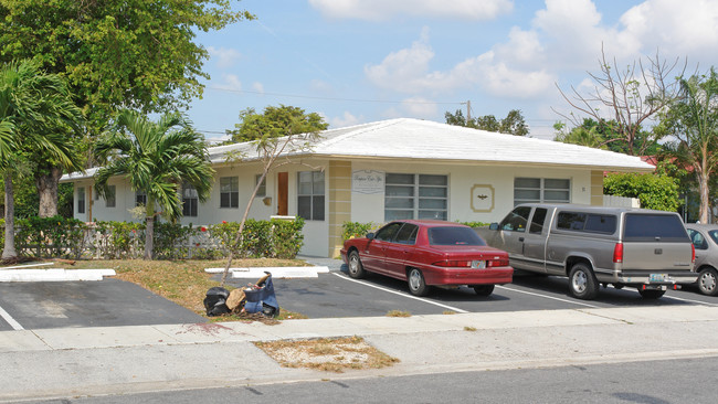 31 NE 20th Ave in Pompano Beach, FL - Foto de edificio - Building Photo