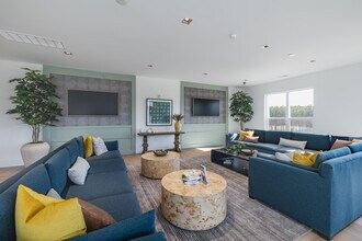 1000 Metropolitan Residential in Summerville, SC - Foto de edificio - Building Photo