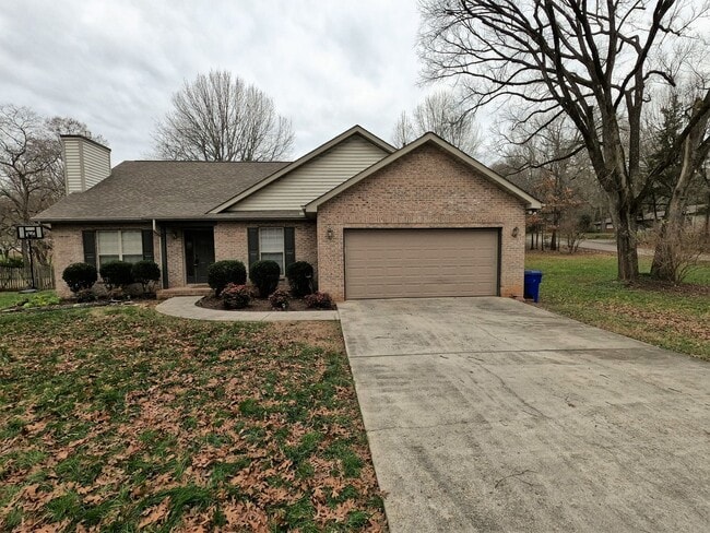 property at 3201 Saratoga Dr