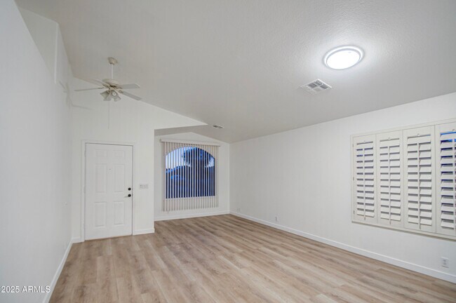 15443 N 86th Ln in Peoria, AZ - Foto de edificio - Building Photo