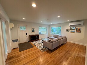 523 W Indiana St in Bellingham, WA - Building Photo - Building Photo