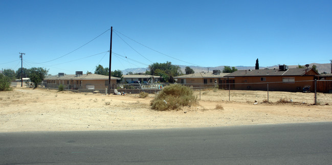 21452 Nisqually Rd in Apple Valley, CA - Building Photo - Building Photo