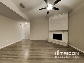 707 Climate Dr in Brandon, FL - Building Photo - Building Photo