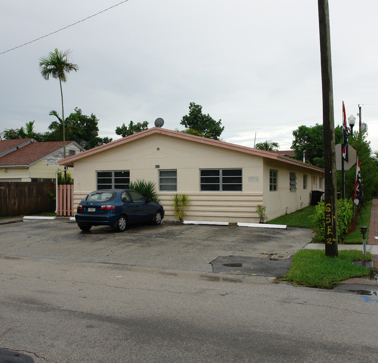 615 N 8th Ave in Fort Lauderdale, FL - Foto de edificio