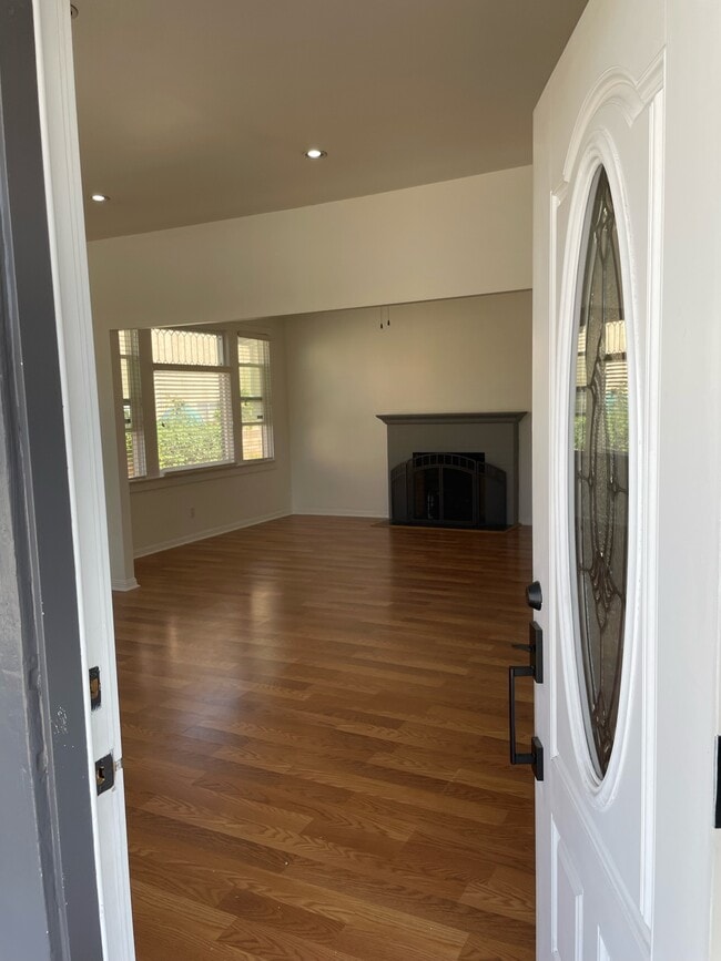 1110 W 164th St in Gardena, CA - Building Photo - Building Photo