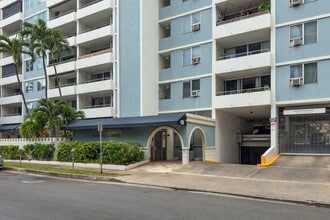 Kaiolu Sunrise in Honolulu, HI - Building Photo - Building Photo