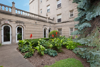 Ivy Villas in Chicago, IL - Foto de edificio - Building Photo