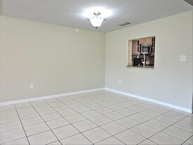 5040 Society Pl E in West Palm Beach, FL - Building Photo