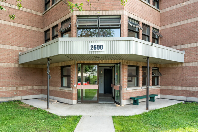 2600 Raymond-Blouin Av