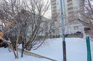 10410 97th Ave NW in Edmonton, AB - Building Photo