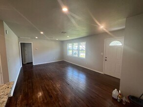 727 E 33rd St N in Tulsa, OK - Building Photo - Building Photo