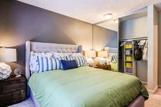 Vue Kirkland in Kirkland, WA - Building Photo - Building Photo