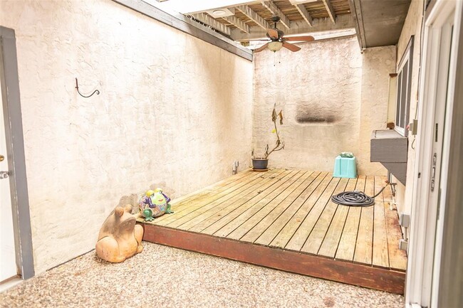 1609 Saxony Ln in Houston, TX - Building Photo - Building Photo