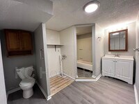 1114 E Myrtle St photo'