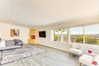 1410 Stradella Rd in Los Angeles, CA - Building Photo - Building Photo