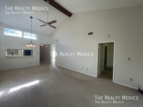 477 Meadowood Blvd in Fern Park, FL - Building Photo - Building Photo