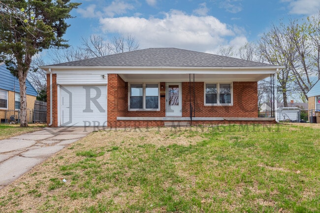 property at 1106 Inverness Dr