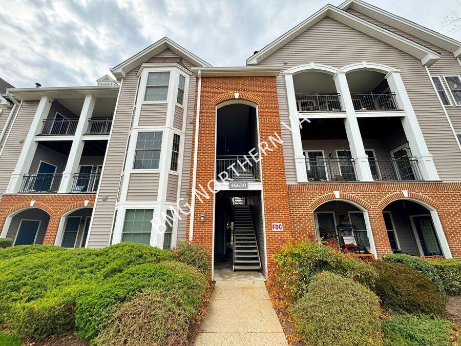 46630 Drysdale Terrace in Cascades, VA - Building Photo