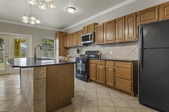 7559 Glen Mont Dr in San Antonio, TX - Foto de edificio - Building Photo