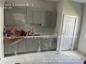10024 S Ave M in Chicago, IL - Building Photo - Building Photo