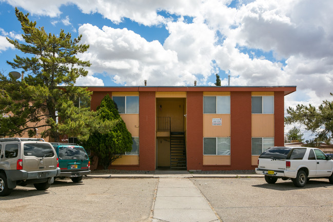 10616 Towner Ave NE in Albuquerque, NM - Foto de edificio - Building Photo