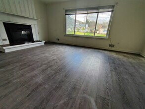 809 Murray Hill Rd in Vestal, NY - Building Photo - Building Photo