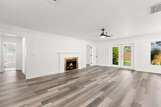 6120 5th Ave N in St. Petersburg, FL - Building Photo - Building Photo