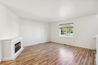 14 South St in Danbury, CT - Building Photo - Building Photo