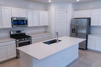 1106 E Weatherby Way in Chandler, AZ - Building Photo - Building Photo