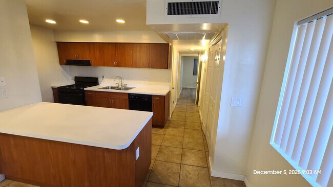 2525 N Alvernon Way in Tucson, AZ - Building Photo - Building Photo