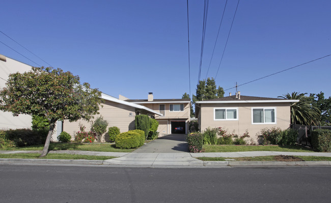 110-112 Hazel Ave in Redwood City, CA - Building Photo - Building Photo