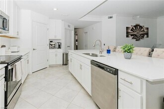 6082 National Blvd in Ave Maria, FL - Foto de edificio - Building Photo