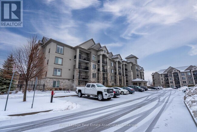1460 Main St E in Milton, ON - Building Photo - Building Photo