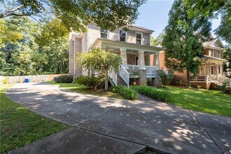 1330 Skyhaven Rd SE in Atlanta, GA - Building Photo - Building Photo