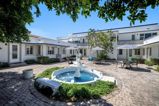 320 Inlet Way in Palm Beach Shores, FL - Building Photo - Building Photo