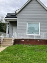 319 W Nebraska Ave in Peoria, IL - Building Photo