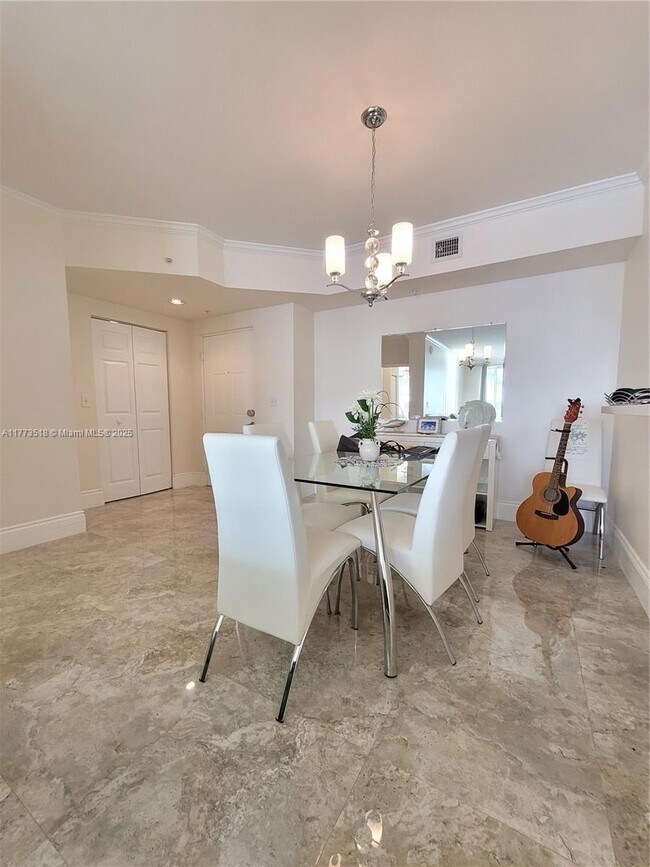 17100 N Bay Rd, Unit 1310 in Sunny Isles Beach, FL - Building Photo - Building Photo