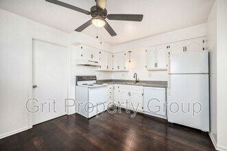 7109 Orchard Ct in Pleasant Valley, MO - Building Photo - Building Photo