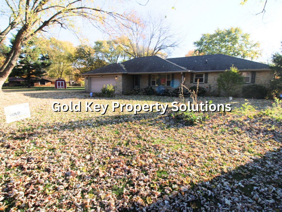 325 Teresa Ct in Alexandria, IN - Building Photo