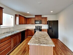 17924 18th Ave Ct E in Spanaway, WA - Foto de edificio - Building Photo