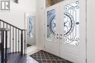 30 Bannockburn Dr in Vaughan, ON - Building Photo - Building Photo