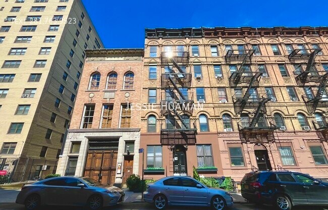 property at 219 E 28th St