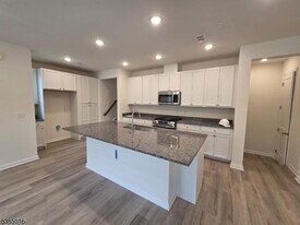 208 Lavender Wy in Warren, NJ - Building Photo