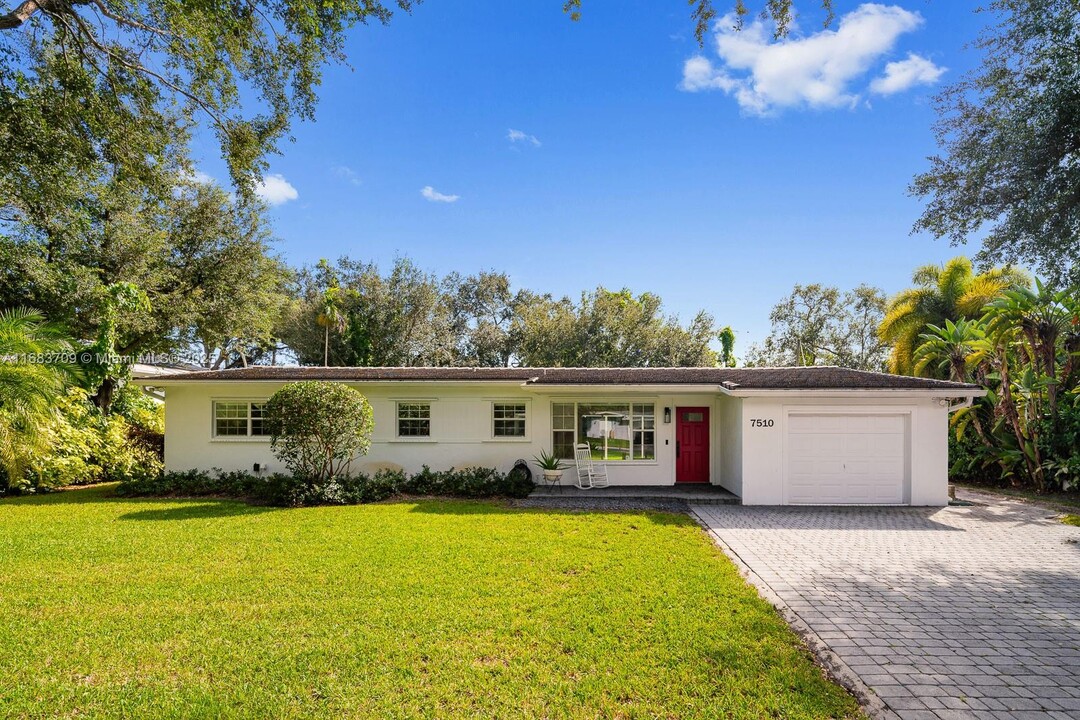 7510 SW 105th Terrace in Miami, FL - Foto de edificio