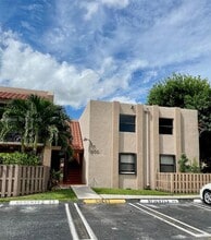 200 W Park Dr in Miami, FL - Building Photo - Building Photo