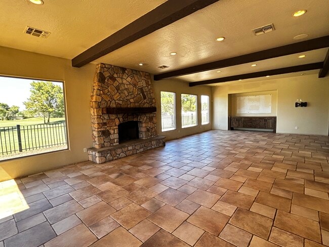 6832 S 38th Pl in Phoenix, AZ - Foto de edificio - Building Photo