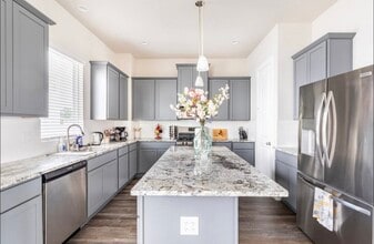 1740 Cove Cres Ct in Houston, TX - Building Photo - Building Photo