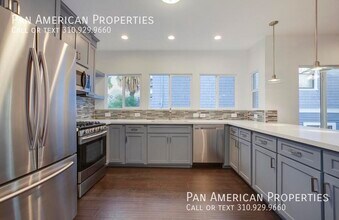 2767 W 8th St in Los Angeles, CA - Building Photo - Building Photo