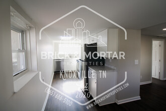 1008 E Harper Ave in Maryville, TN - Building Photo - Building Photo